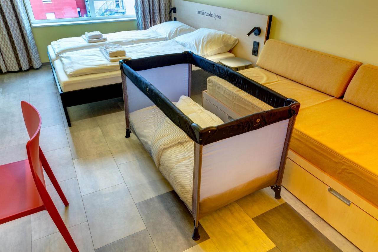 Meininger Hotel Lyon Centre Berthelot Esterno foto